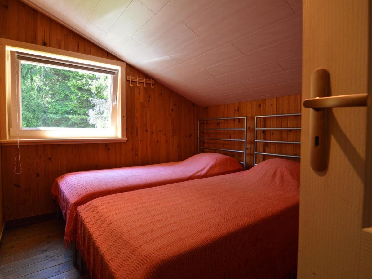 Welcoming Cottage In Hatrival With Terrace Сент-Юбер Экстерьер фото